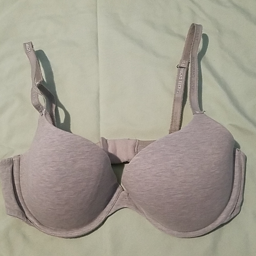 Victoria Secrets Bras - Picture 4 of 4